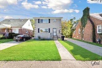 Building Photo - 15470 Greenfield Rd