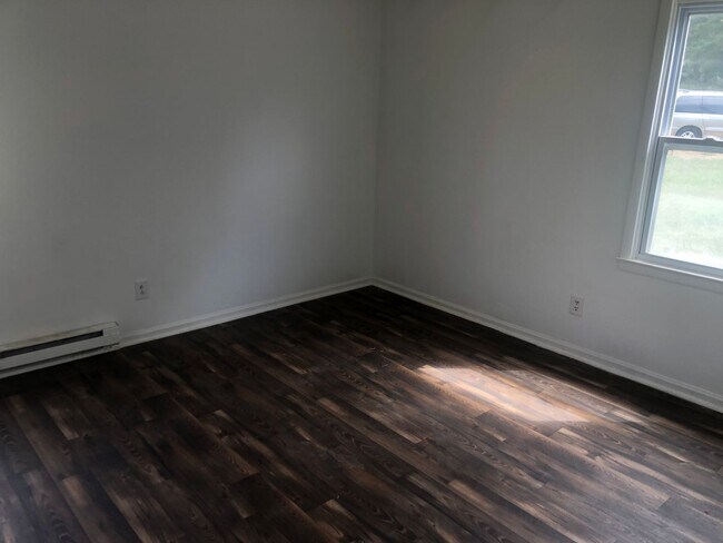 Foto del edificio - 1361 Lymon Reece Rd