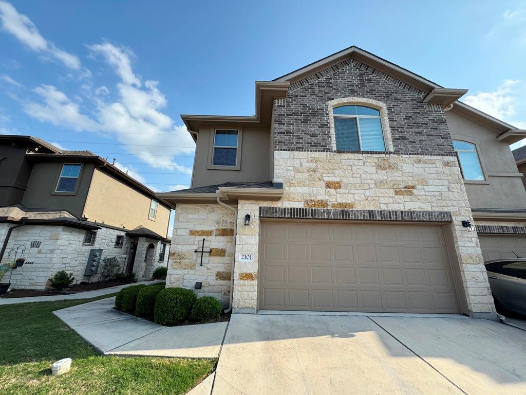 Foto principal - 2880 Donnell Dr