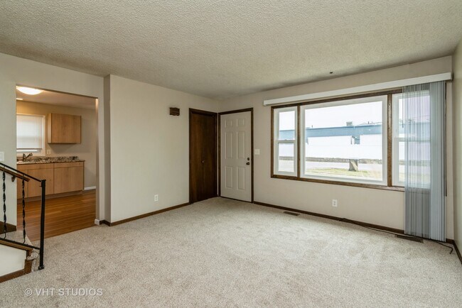 Building Photo - 120 Jackman Dr