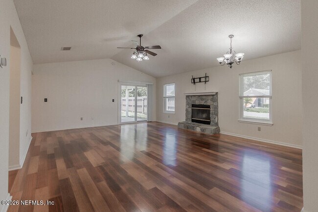 Foto del edificio - 2645 Cobblestone Forest Dr