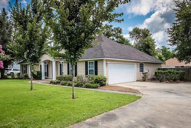 Building Photo - Beautiful Home in Valdosta, Ga!