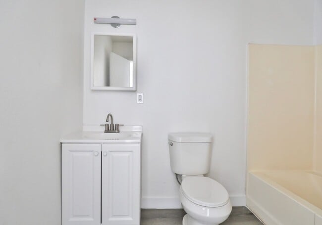 Building Photo - AZ21-033