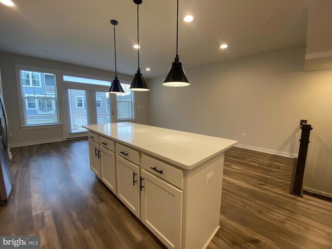 Foto del edificio - 8612 Shady Pines Dr