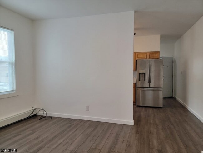 Building Photo - 532 Ziegler Ave