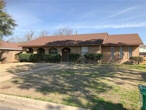Building Photo - 807 Imperial Dr
