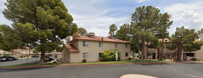 Foto del edificio - 725 Rock Springs Dr