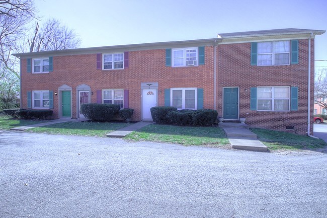Building Photo - 305 Lake St
