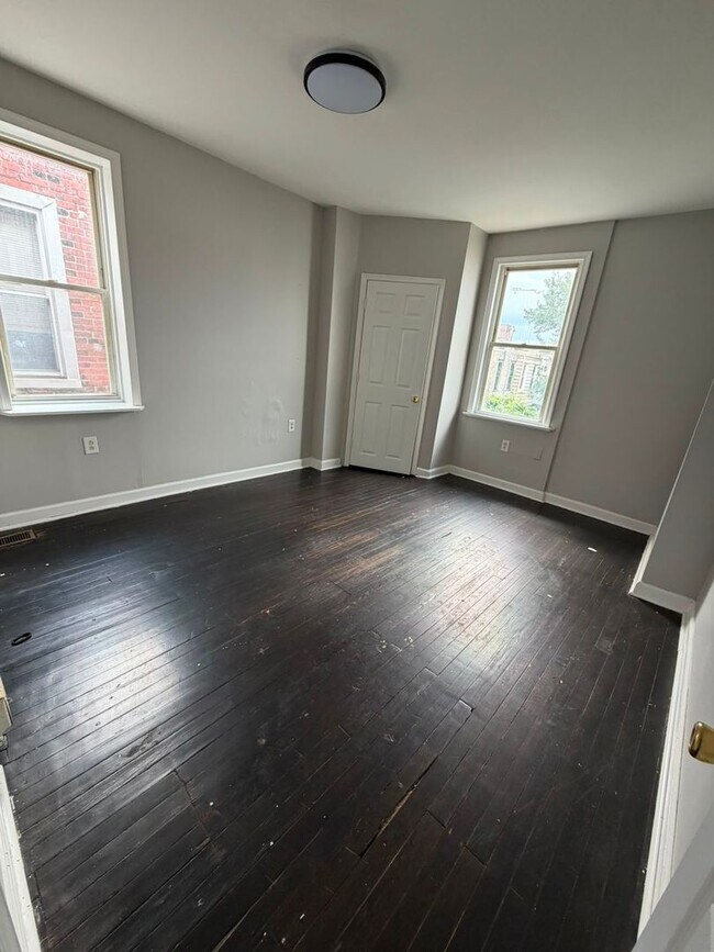Foto del edificio - 240 S 61st St