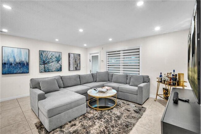 Foto del edificio - 4521 SW 34th Dr