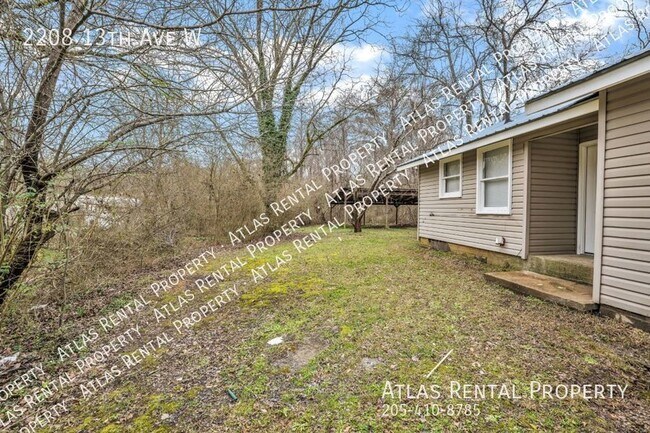 Building Photo - 2208 13th Ave W