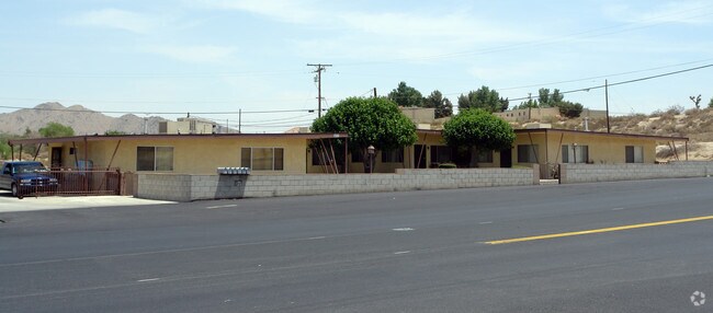 Building Photo - 15811 Apple Valley Rd