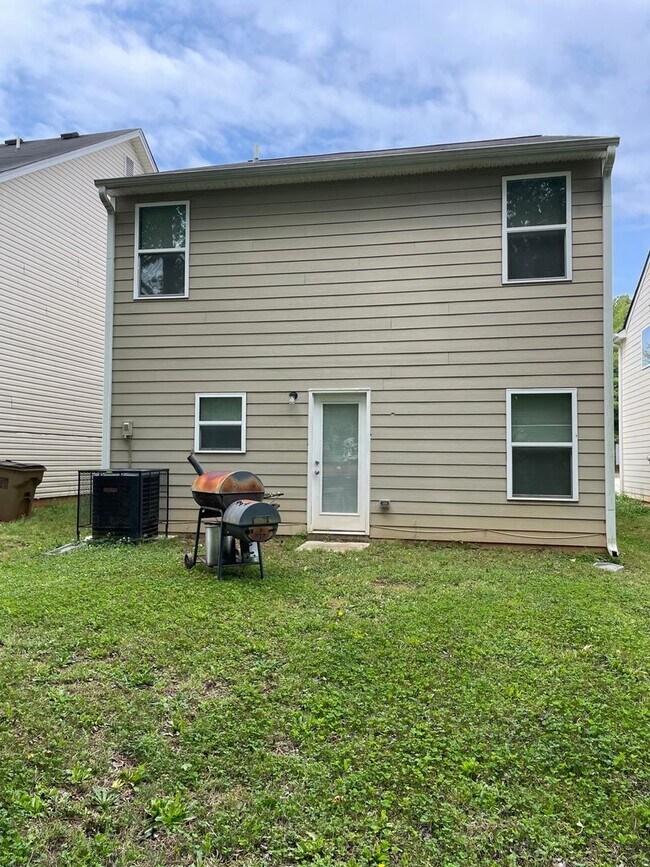 Foto del edificio - Charming 3BR House in Hampton