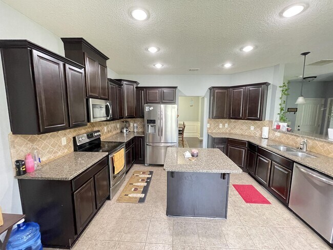 Building Photo - 7308 Sorrel Ct