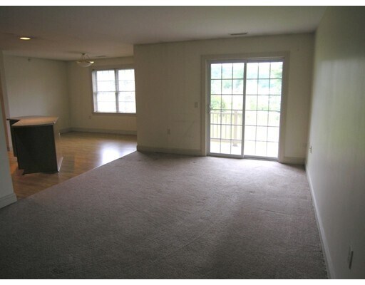 Building Photo - 5 Abbott Ln