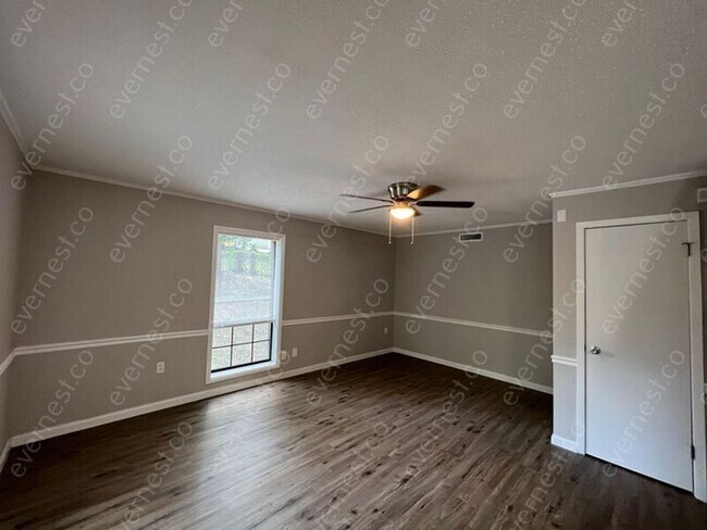 Building Photo - 1514 Drennon St
