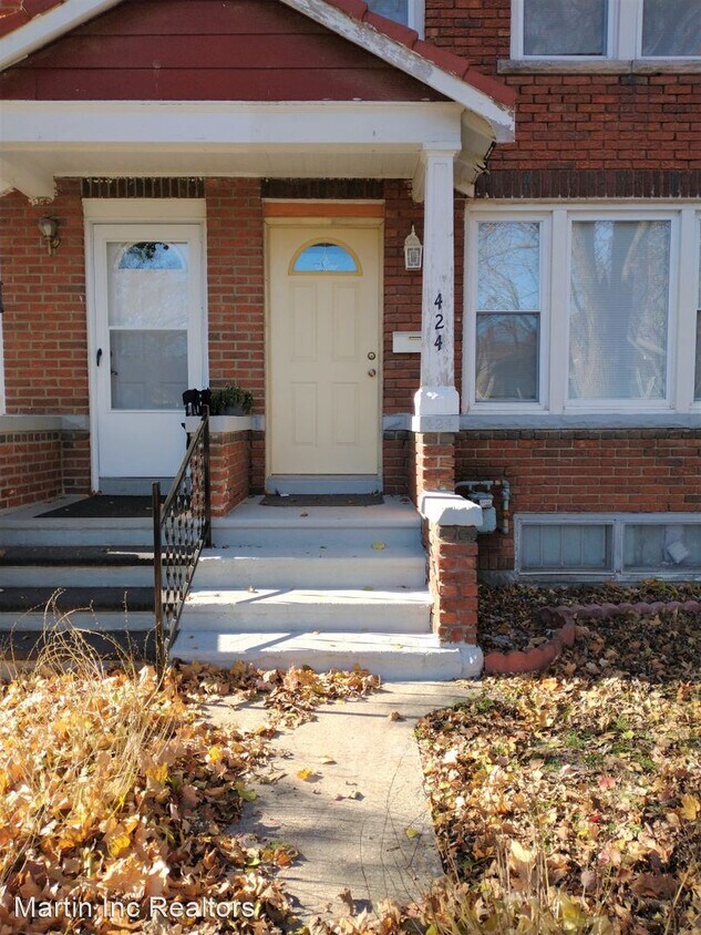 2 br, 1 bath House 424 Oaklawn Ave House Rental in Waterloo, IA