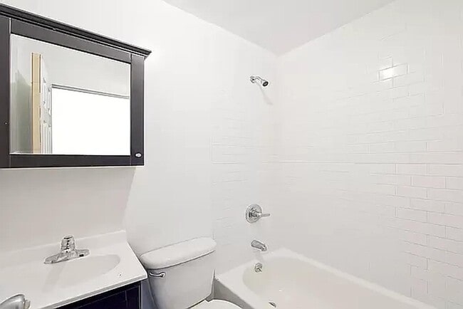 Building Photo - 13 Essex St