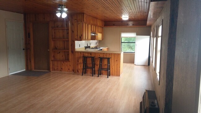 Building Photo - 15314 E Hwy 12