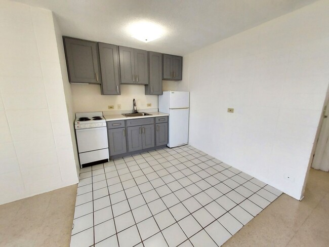 Building Photo - Leolua Regent Waipahu Town 3rd Fl 2BR/1BA/...