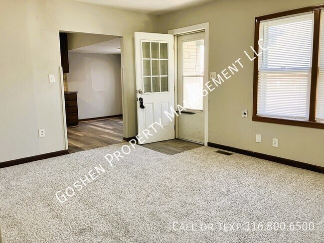 Building Photo - Adorable Updated 3 Bedroom Home