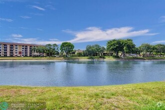 Building Photo - 1240 S Military Trail