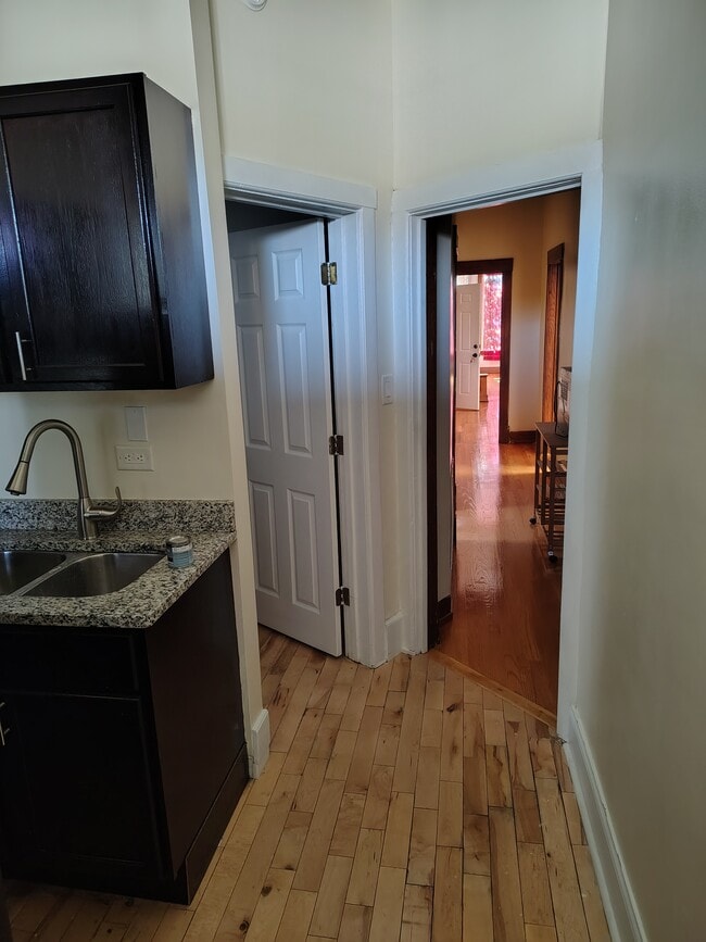 Cocina - 3224 W Lexington St