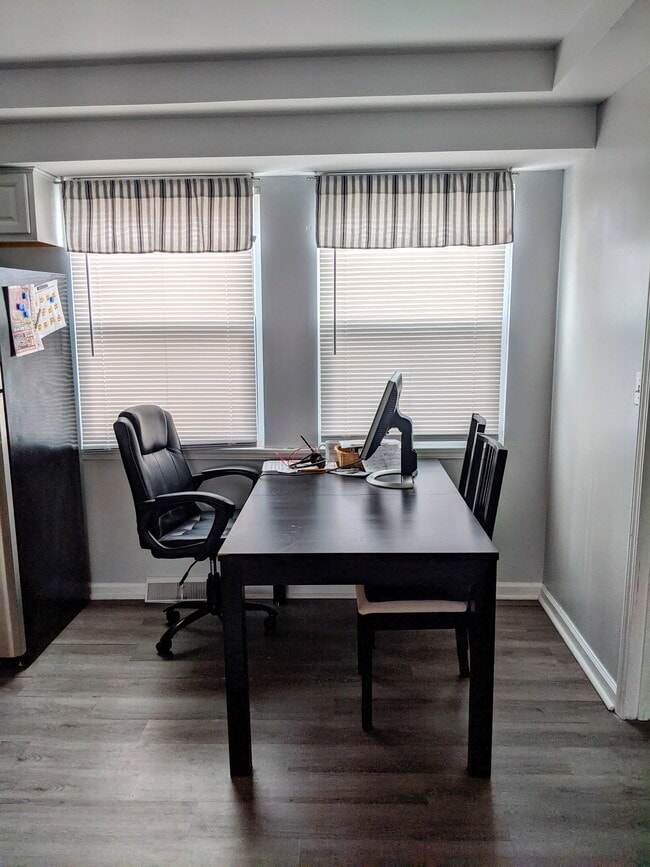 Building Photo - 108 Orris St