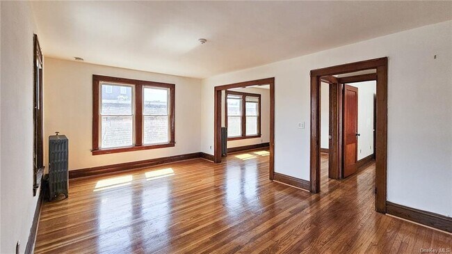 Building Photo - 93 Hasbrouck St