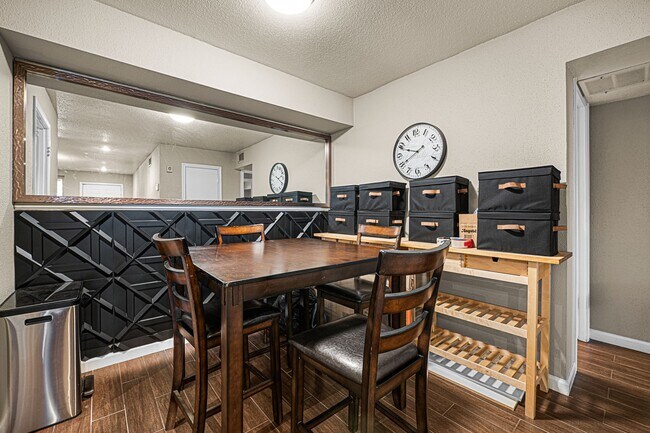 Foto del edificio - 4641 Wild Indigo St