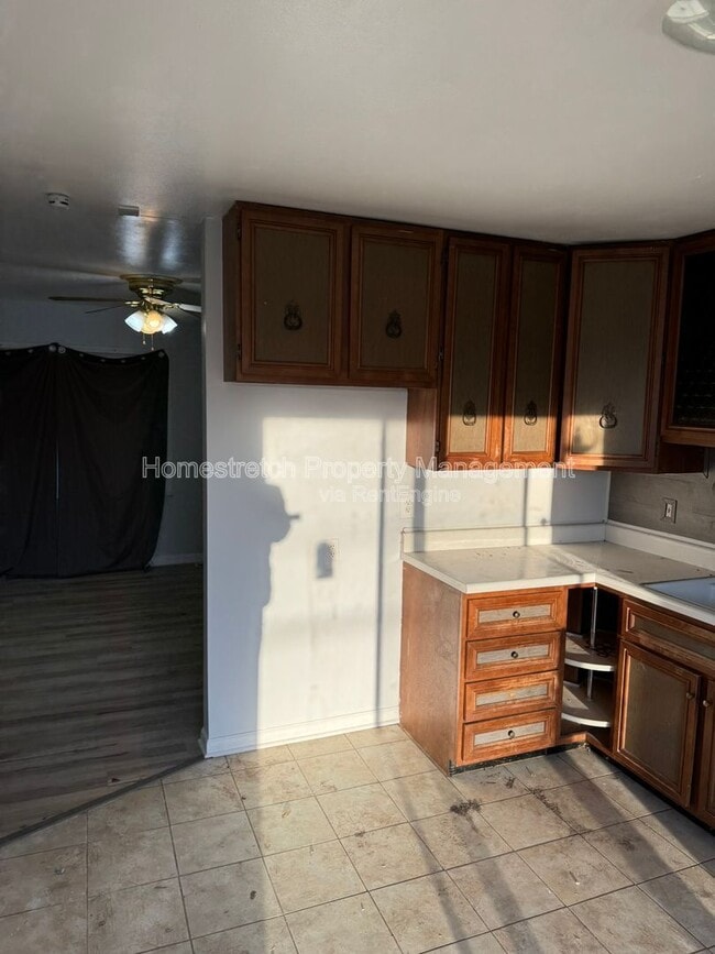 Building Photo - 850 St Bartholomew Dr