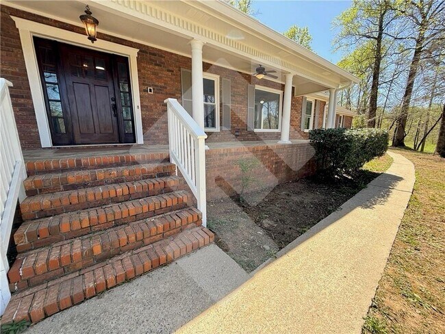 Foto del edificio - 3670 Gravitt Rd