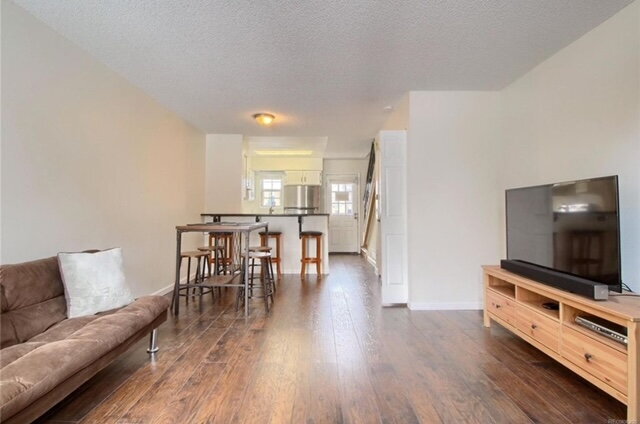 Building Photo - Charming Two-story, 1 bed, 1 Bath Townhome...