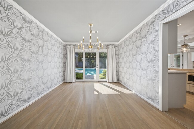 Building Photo - 547 3 Corners Dr