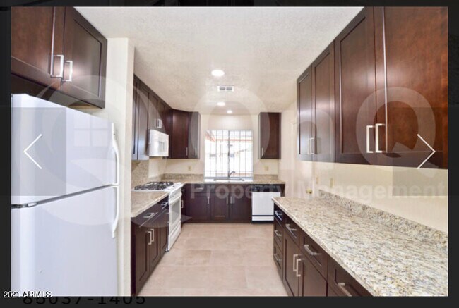 Building Photo - 8907 W Campbell Ave