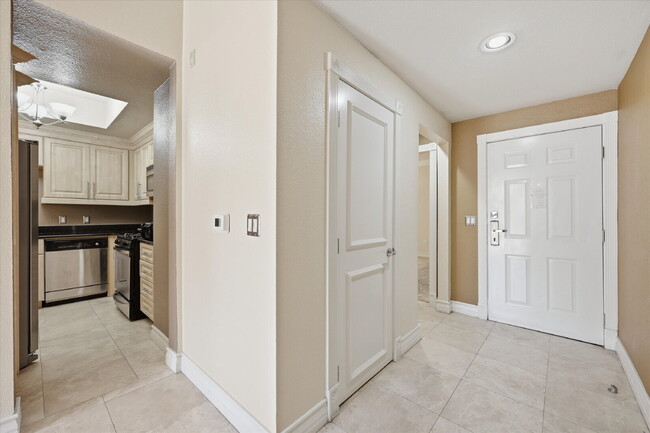 Building Photo - Luxury 1-Bedroom Rental in Guard-Gated Meridian – Walk to the Strip!