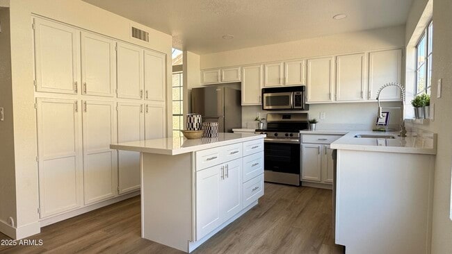 Foto del edificio - 4338 E Brookwood Ct