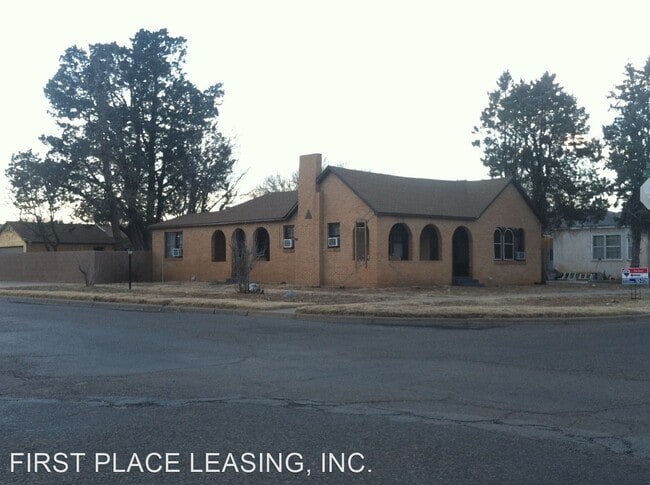 Building Photo - 3 br, 2 bath House - 1000 Connelly St.