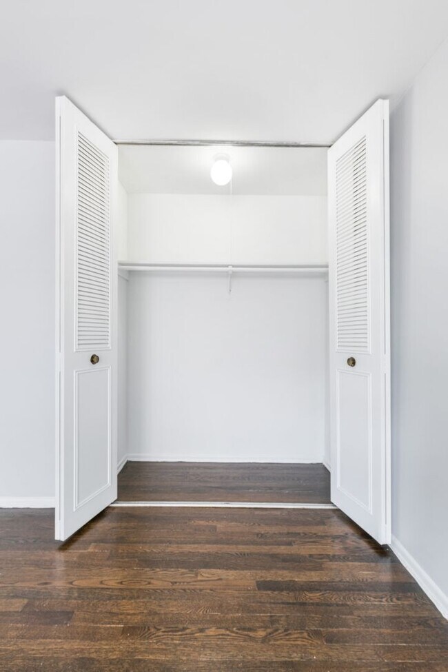 Foto del edificio - 6021 N Winthrop Ave