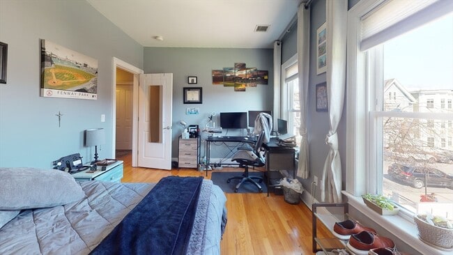 Foto del edificio - 735 E 3rd St