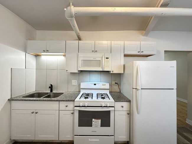 Foto del edificio - 4824 W Addison St