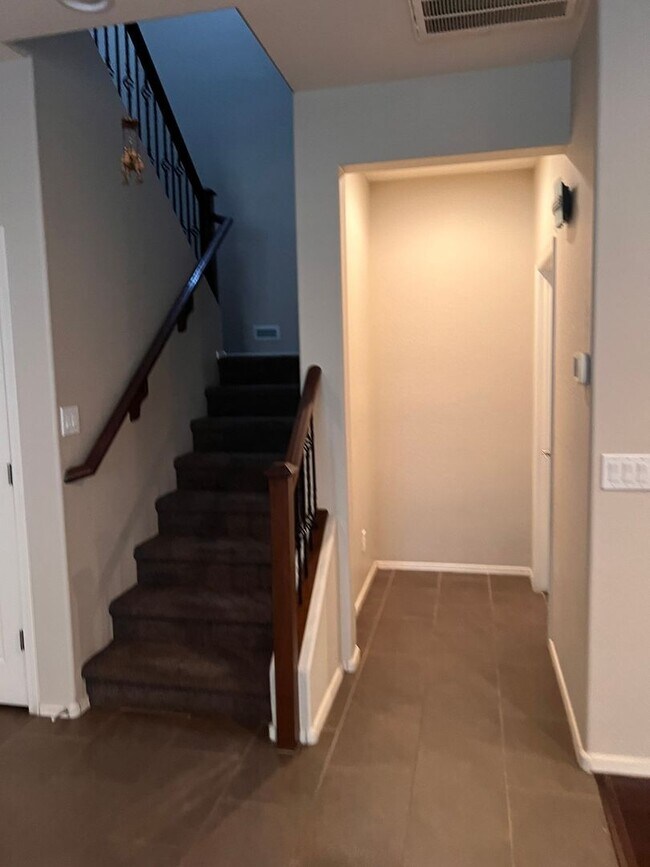 Foto del edificio - 5 Bedroom Single Family Home in Phoenix