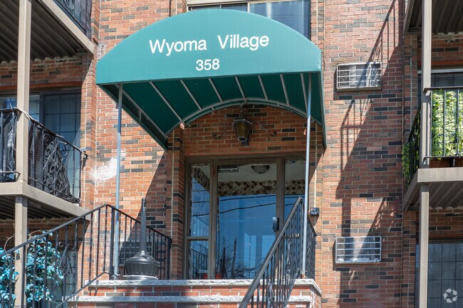 Entrada - Wyoma Village Condominiums