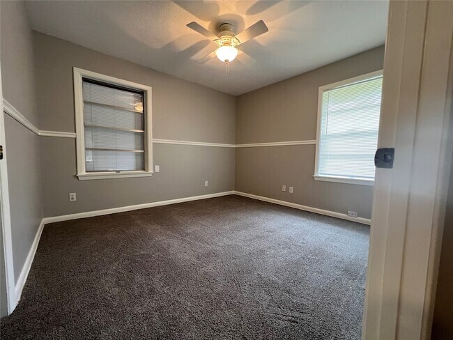Foto del edificio - 2603 Goldenrod St