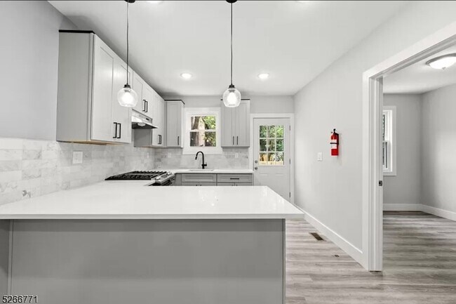 Foto del edificio - 654 S 12th St
