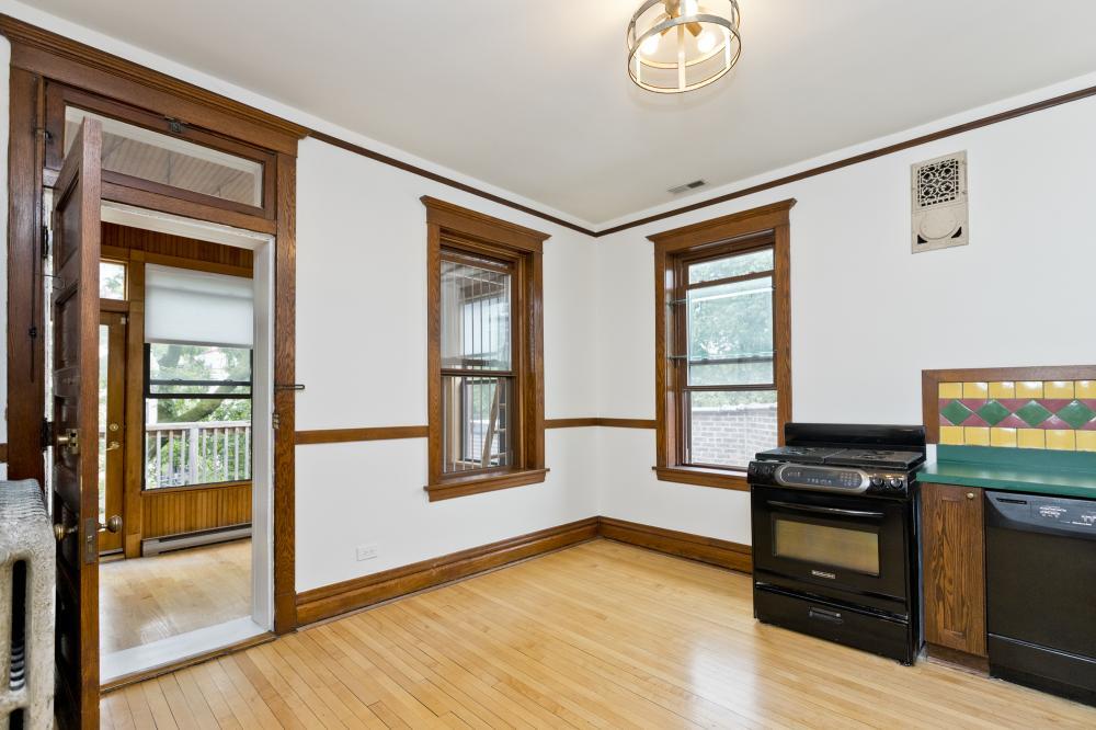 Foto principal - 3 bedroom in Chicago IL 60613