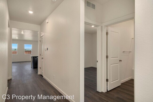 Foto del edificio - 3 br, 2 bath House - 6056 Amerifax Dr