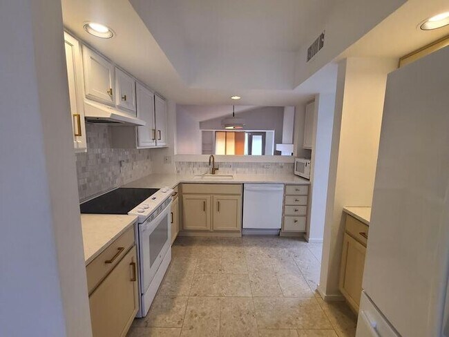 Foto del edificio - 3118 E Macenroe Ln