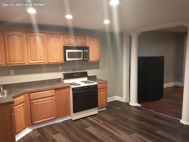 Foto del edificio - 209 N Ellwood Ave
