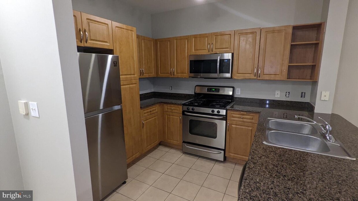 12905 Centre Park Cir Unit 207, Herndon, VA 20171 Room for Rent in